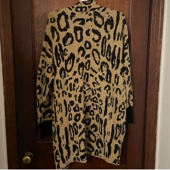 Westbound leopard long cardigan, fuzzy, soft - Picture 8 of 10